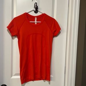 Lululemon T-Shirt